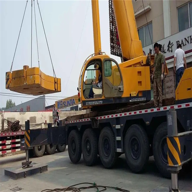 新会当地吊车出租|机器吊装|75吨|工厂搬迁服务